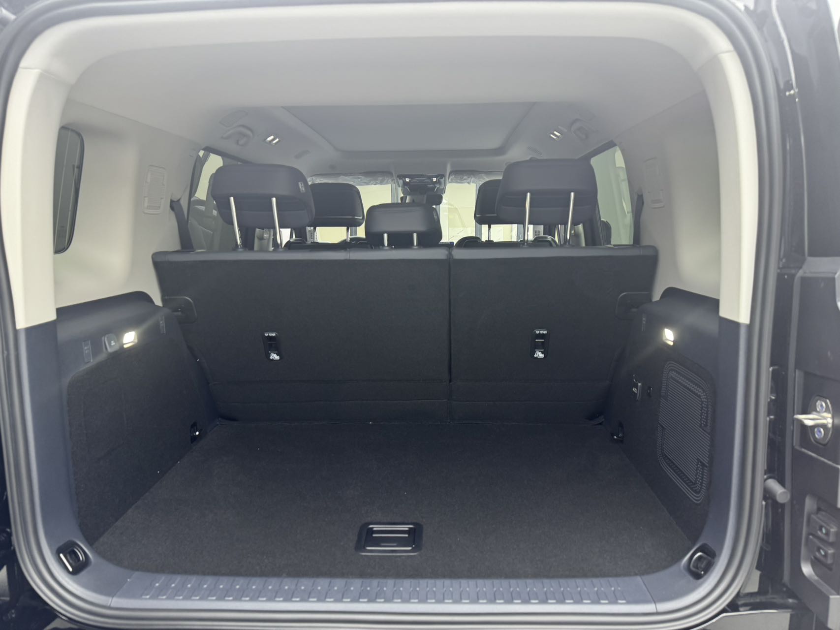 数据驱动决策：成都会务接待租车公司如何用历史订单预测会议用车需求？